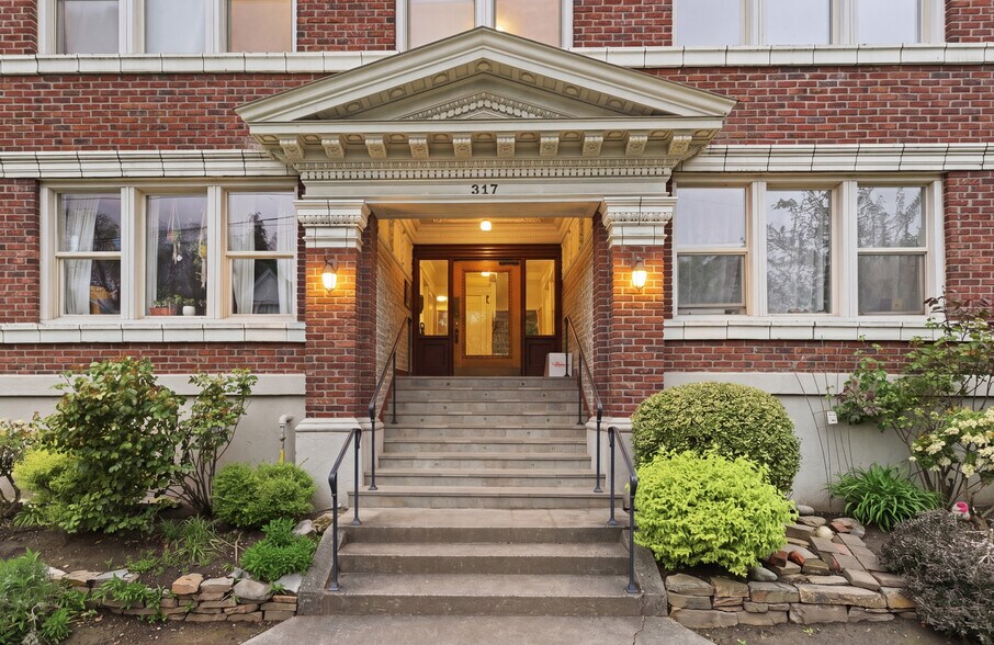 317 18th Ave E, Seattle, WA à vendre - Photo de l’immeuble – Image 3 sur 14