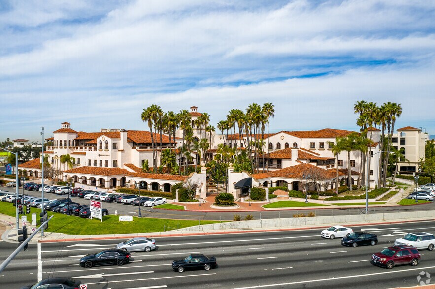 1901 Newport Blvd, Costa Mesa, CA à vendre - Photo principale – Image 1 sur 25