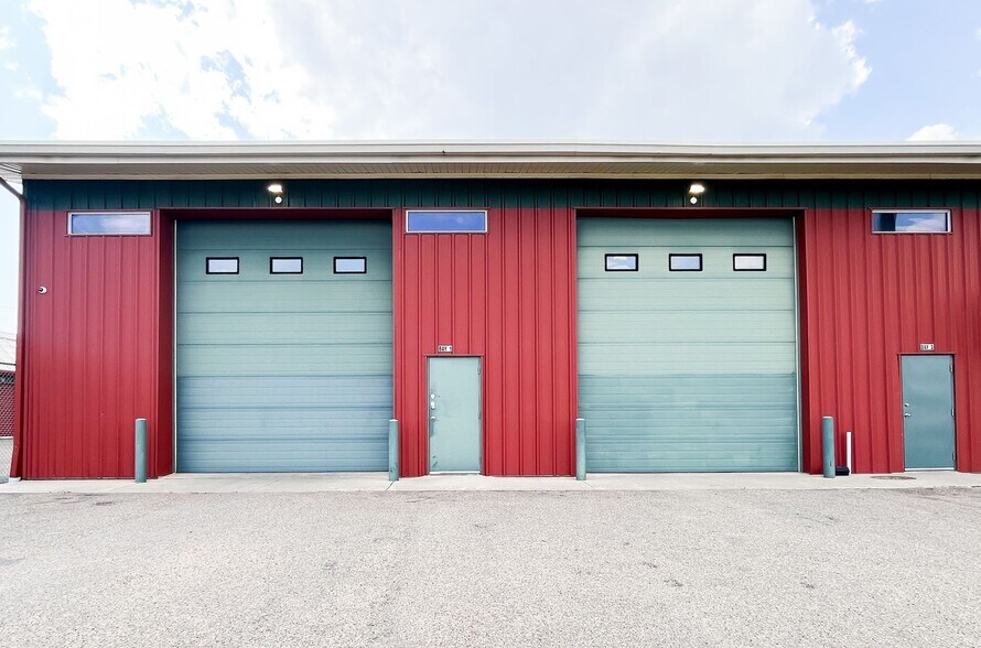 127 4 St NE, Redcliff, AB à louer - Photo de l’immeuble – Image 2 sur 2