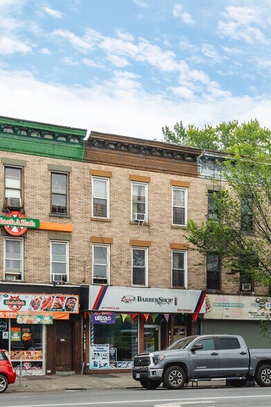 667 Coney Island Ave, Brooklyn, NY à vendre - Photo de l’immeuble – Image 2 sur 8