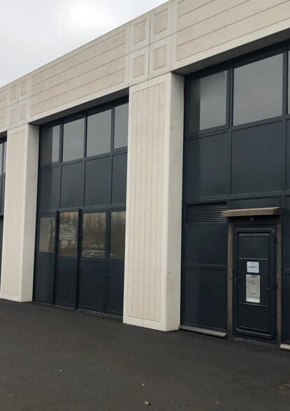 Local d’activités dans Herblay-sur-Seine à louer - Photo de l’immeuble – Image 2 sur 6