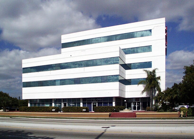 7171 Coral Way, Miami, FL à louer - Autre – Image 2 sur 8