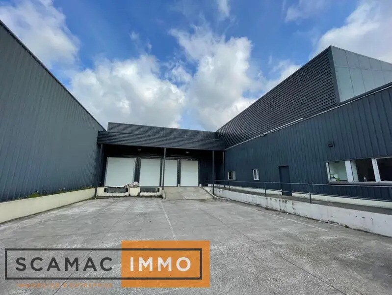 Industriel/Logistique dans Combs-la-Ville à louer Photo de l’immeuble– Image 1 sur 10