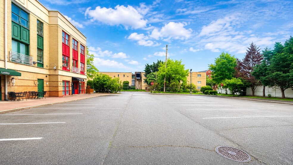 2300 N Pershing Dr, Arlington, VA à vendre - Photo de l’immeuble – Image 3 sur 52