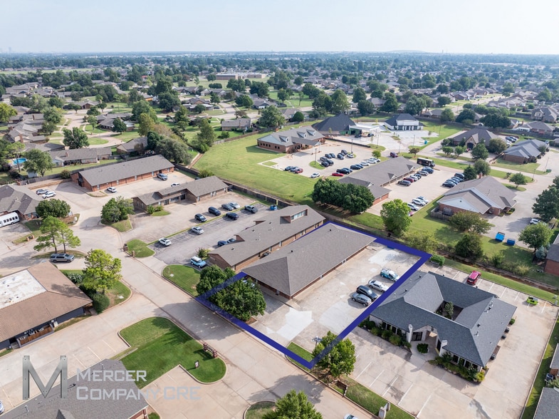 10316 Greenbriar Pl, Oklahoma City, OK à vendre - Aérien – Image 1 sur 9