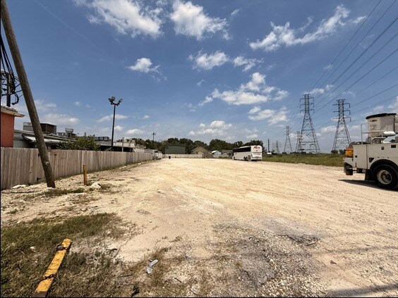 11626 Highway 6, Fresno, TX à louer - Photo de l’immeuble – Image 1 sur 1