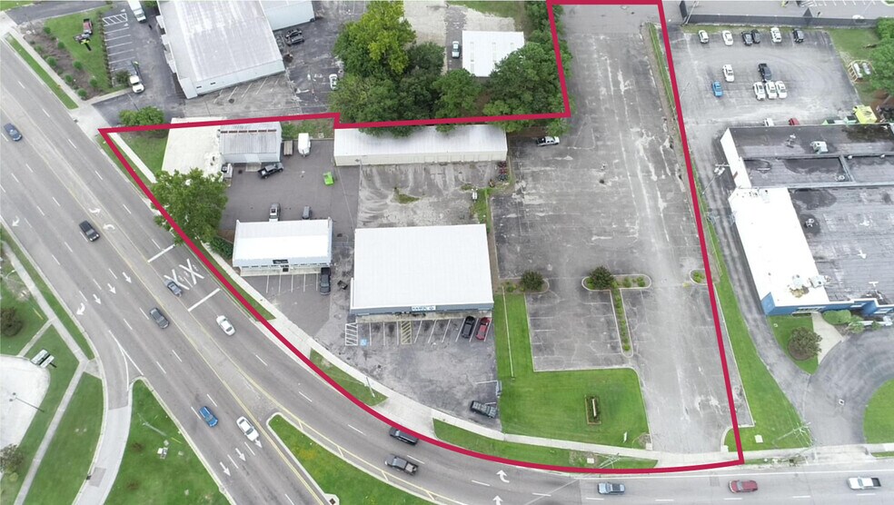 Oleander Campus and Campus 1003 portefeuille de 5 biens à vendre sur LoopNet.fr - Photo de l’immeuble – Image 2 sur 4