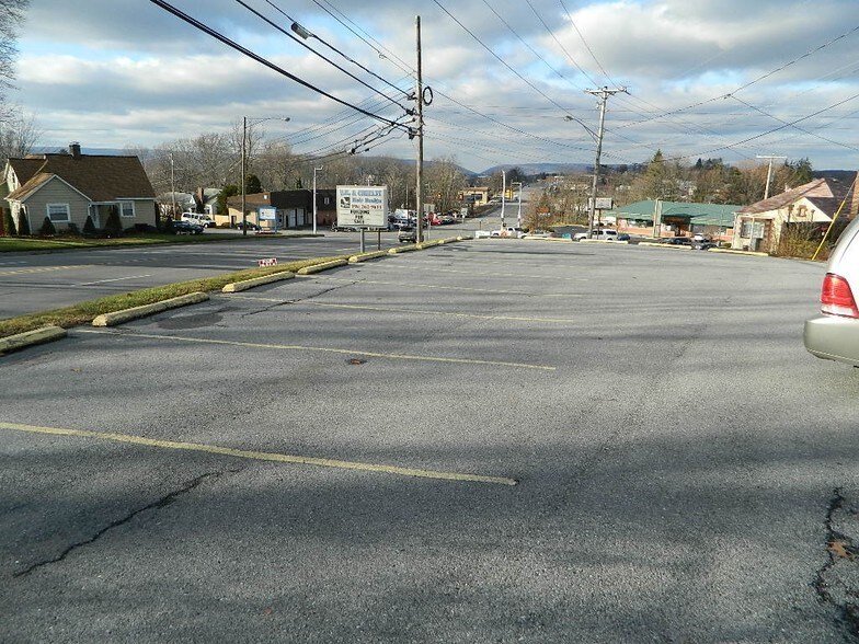 701 Scalp Ave, Johnstown, PA à vendre - Photo principale – Image 1 sur 12