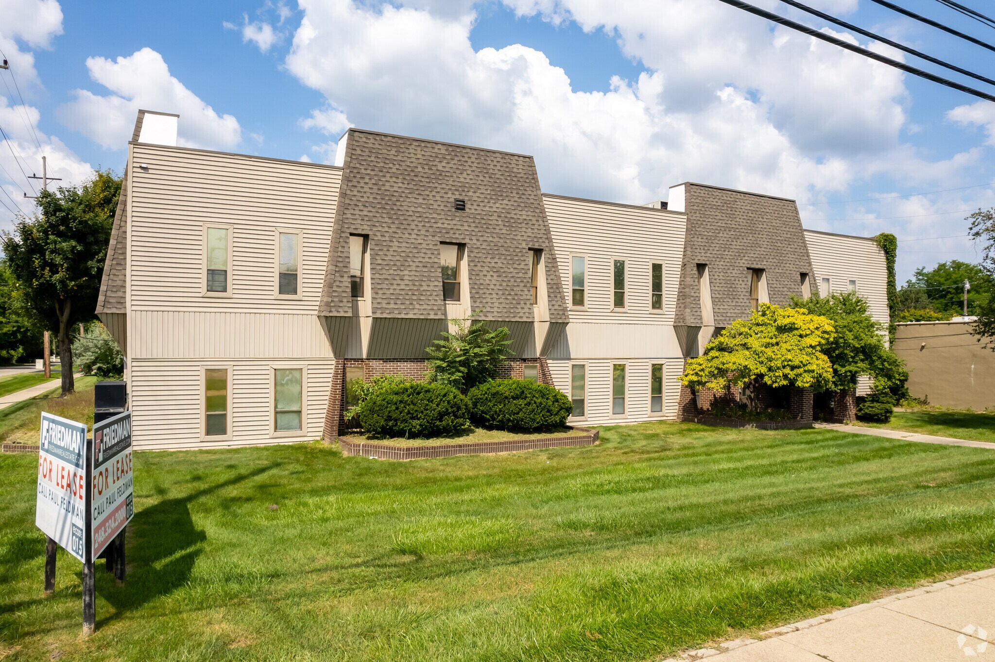 22511 Telegraph Rd, Southfield, MI à louer Photo de l’immeuble– Image 1 sur 6