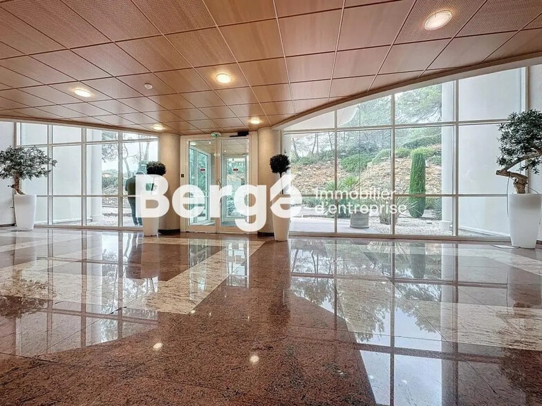 Bureau dans SOPHIA ANTIPOLIS à louer - Photo de l’immeuble – Image 2 sur 6