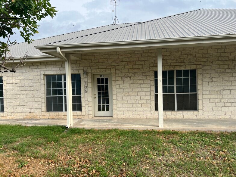605 River Bend Dr, Georgetown, TX à louer - Photo de l’immeuble – Image 2 sur 3