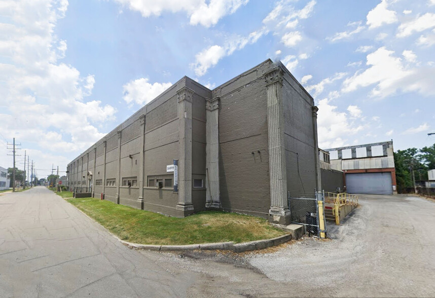 229 Factory St, La Porte, IN à louer - Photo de l’immeuble – Image 2 sur 9