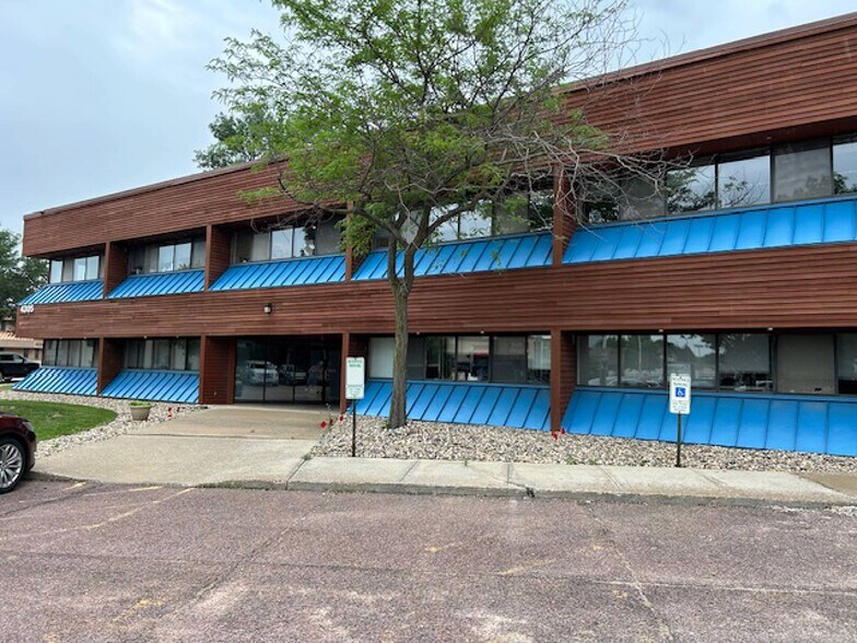 4305 S Louise Ave, Sioux Falls, SD à vendre - Photo de l’immeuble – Image 3 sur 24