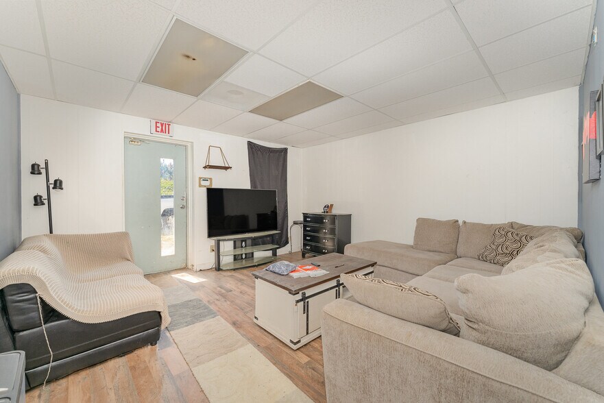 1310 Starr Dr, High Point, NC à vendre - Photo de l’immeuble – Image 3 sur 6