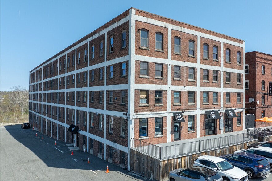 58 Pulaski St, Peabody, MA à louer - Photo principale – Image 1 sur 24