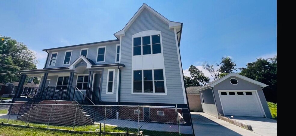47 Tier st, Bronx, NY à vendre - Photo de l’immeuble – Image 2 sur 10