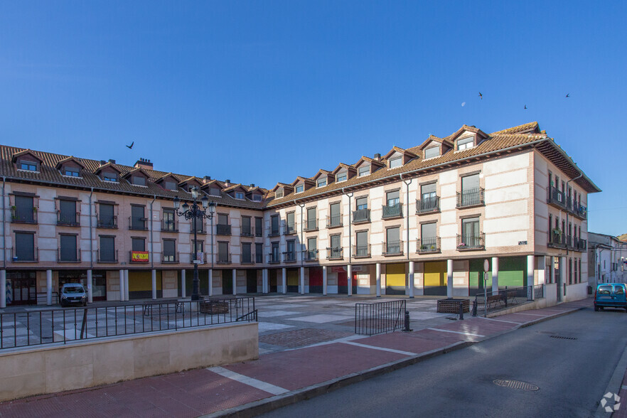 Immeuble residentiel dans Tielmes, Madrid à vendre - Photo de l’immeuble – Image 2 sur 5