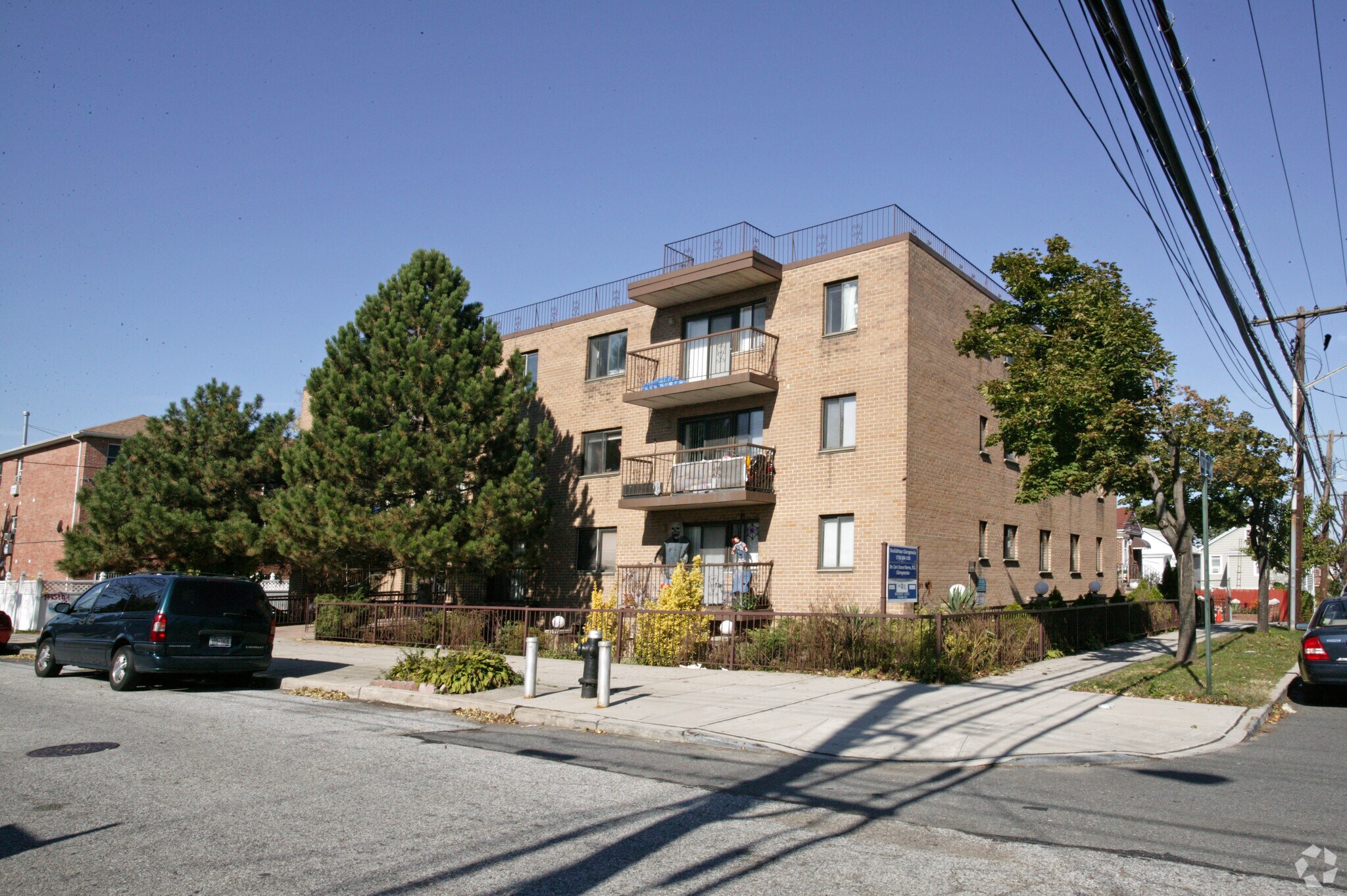 122-15 25th Rd, Flushing, NY à vendre Photo principale– Image 1 sur 13