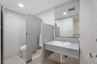 Plus de détails pour 117 Majorca Ave, Coral Gables, FL - Bureau à vendre