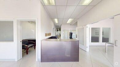 1201-1221 S Powerline Rd, Pompano Beach, FL à louer Numérisation 3D Matterport– Image 1 sur 12