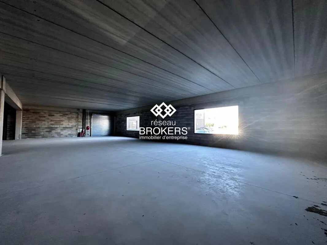 Local commercial dans CLERMONT-L'HERAULT à vendre Photo de l’immeuble– Image 1 sur 2