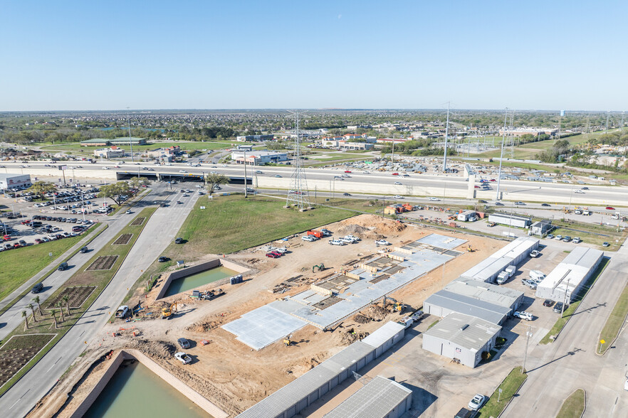 1320 W League City Pky, League City, TX à louer - Photo de l’immeuble – Image 3 sur 6
