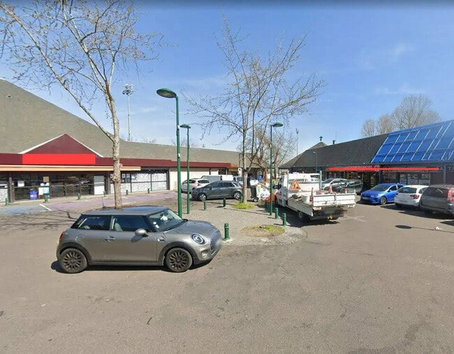 Plus de détails pour Local commercial à vendre