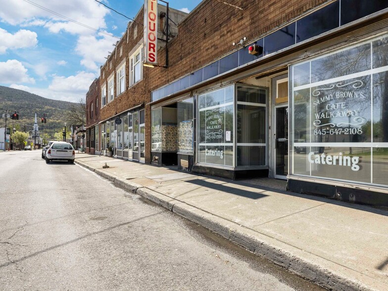 115-117 Canal St, Ellenville, NY à vendre - Photo de l’immeuble – Image 2 sur 36