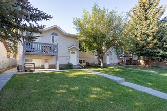 Plus de détails pour 7511B 41 Av NW, Calgary, AB - Logement à vendre