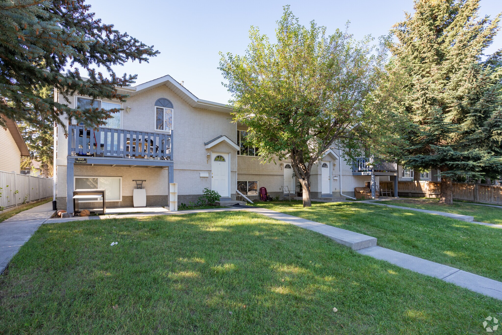 7511B 41 Av NW, Calgary, AB à vendre Photo principale– Image 1 sur 3
