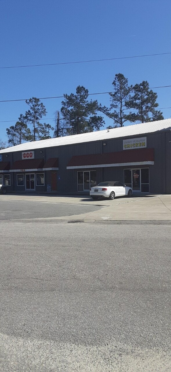 106 M L King Blvd, Saint Stephen, SC à louer Photo de l’immeuble– Image 1 sur 4