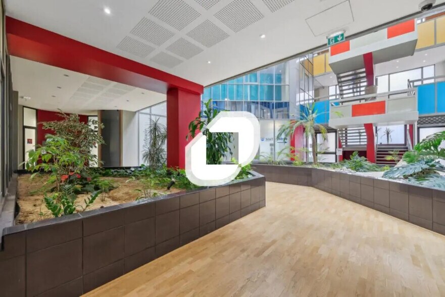 Bureau dans Torcy à louer - Photo de l’immeuble – Image 2 sur 13