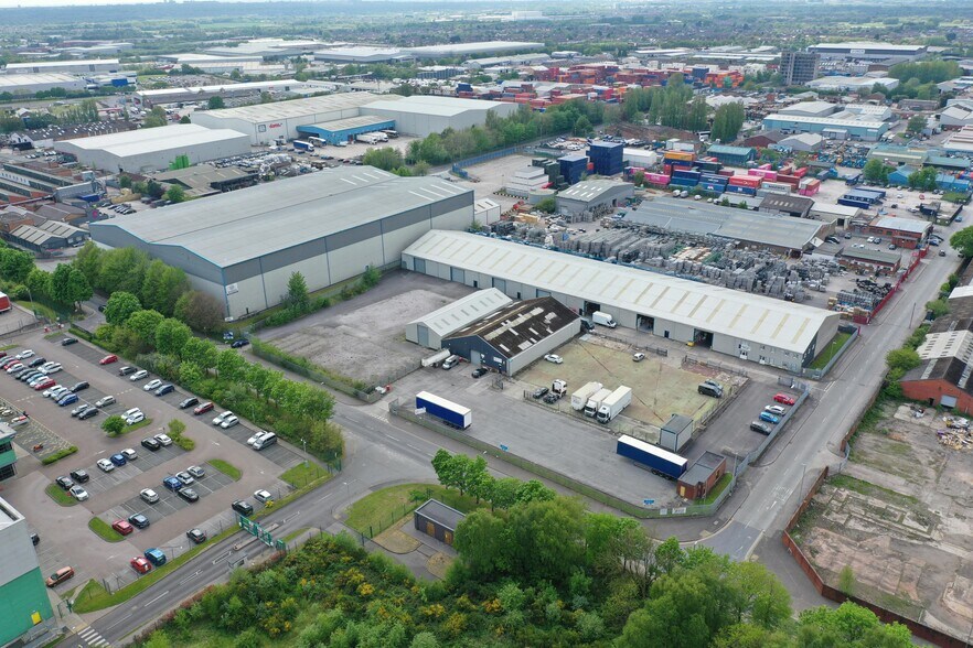 Yardley Rd, Liverpool à louer - Photo de l’immeuble – Image 1 sur 3