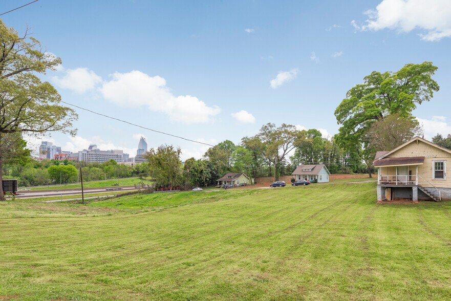 W 6th St, Charlotte, NC à vendre - Photo de l’immeuble – Image 1 sur 4