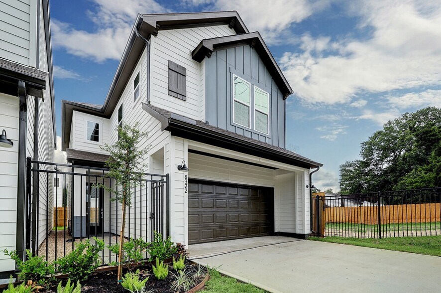 8668 Easthaven Blvd, Houston, TX à vendre - Photo principale – Image 1 sur 1