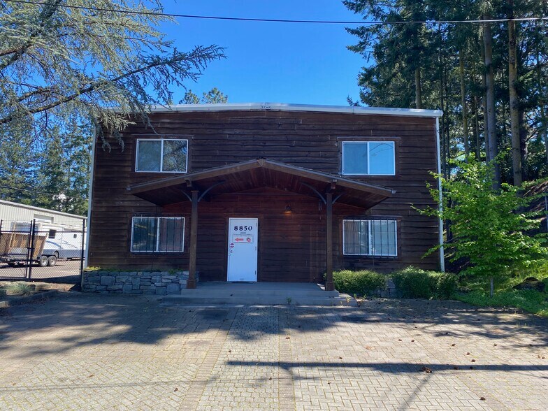 8951 SE 76th Dr, Portland, OR à louer - Photo de l’immeuble – Image 3 sur 5