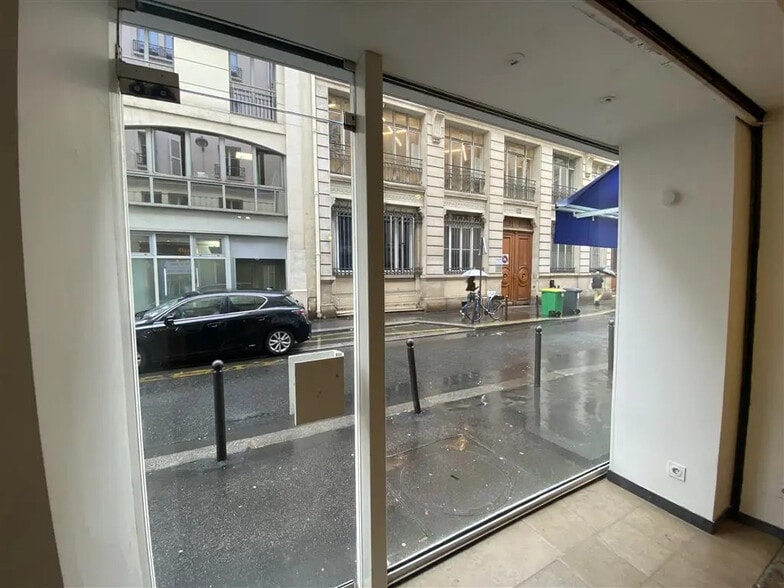 Local commercial dans Paris à louer - Photo de l’immeuble – Image 3 sur 4