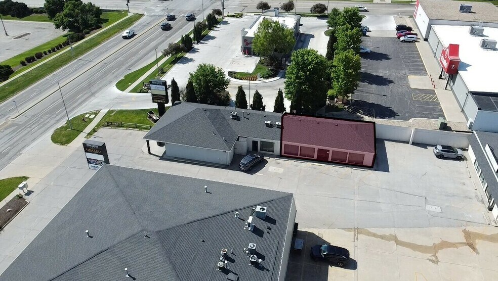 443 N 48th St, Lincoln, NE à louer - Photo de l’immeuble – Image 2 sur 6