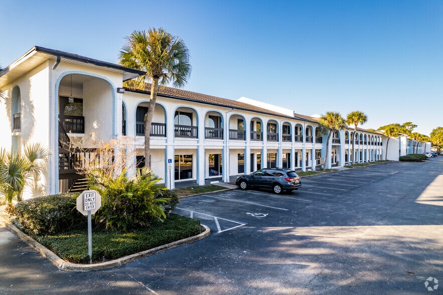 2228-2356 Winter Woods Blvd, Winter Park, FL à louer - Photo de l’immeuble – Image 1 sur 10