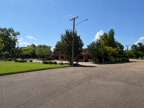 100 Briarwood West Dr, Jackson, MS à louer Photo intérieure– Image 1 sur 12