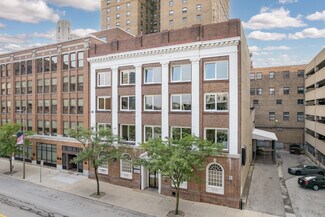 Plus de détails pour 136 N Huron St, Toledo, OH - Bureau à vendre