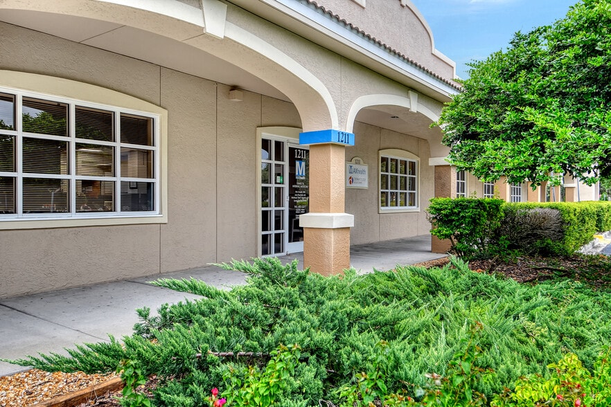 1211 Jacaranda Blvd, Venice, FL à vendre - Photo principale – Image 1 sur 2