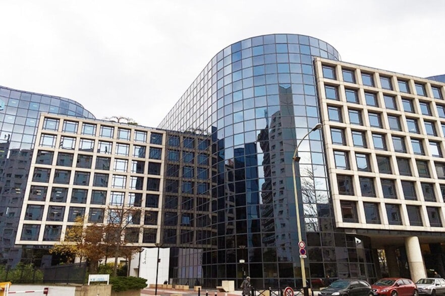 47 Rue Louis Blanc, Courbevoie à louer - Photo de l’immeuble – Image 2 sur 9