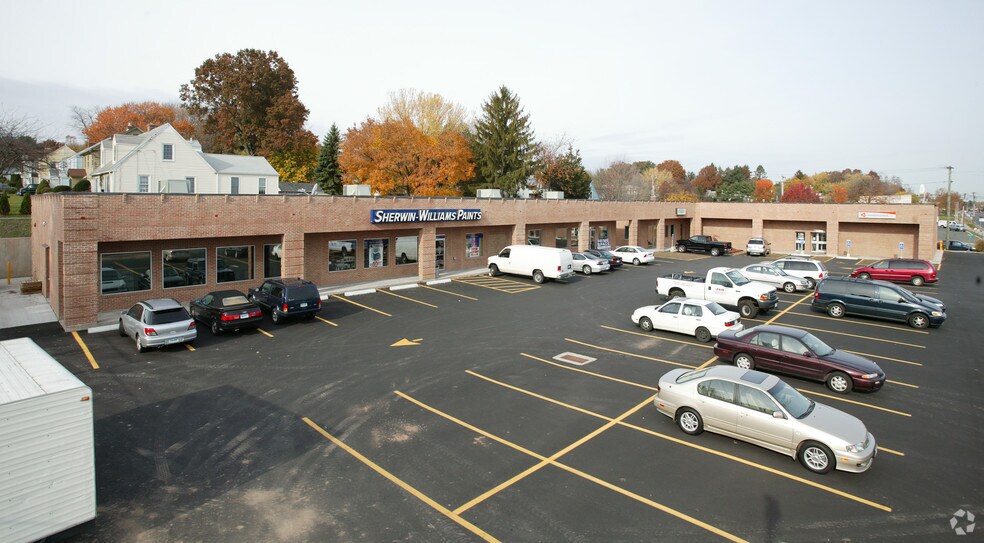 709-725 Silas Deane Hwy, Wethersfield, CT à louer - Photo de l’immeuble – Image 2 sur 15