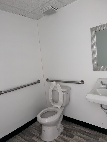 1001 E Main St, Nacogdoches, TX à vendre - Photo de l’immeuble – Image 3 sur 8