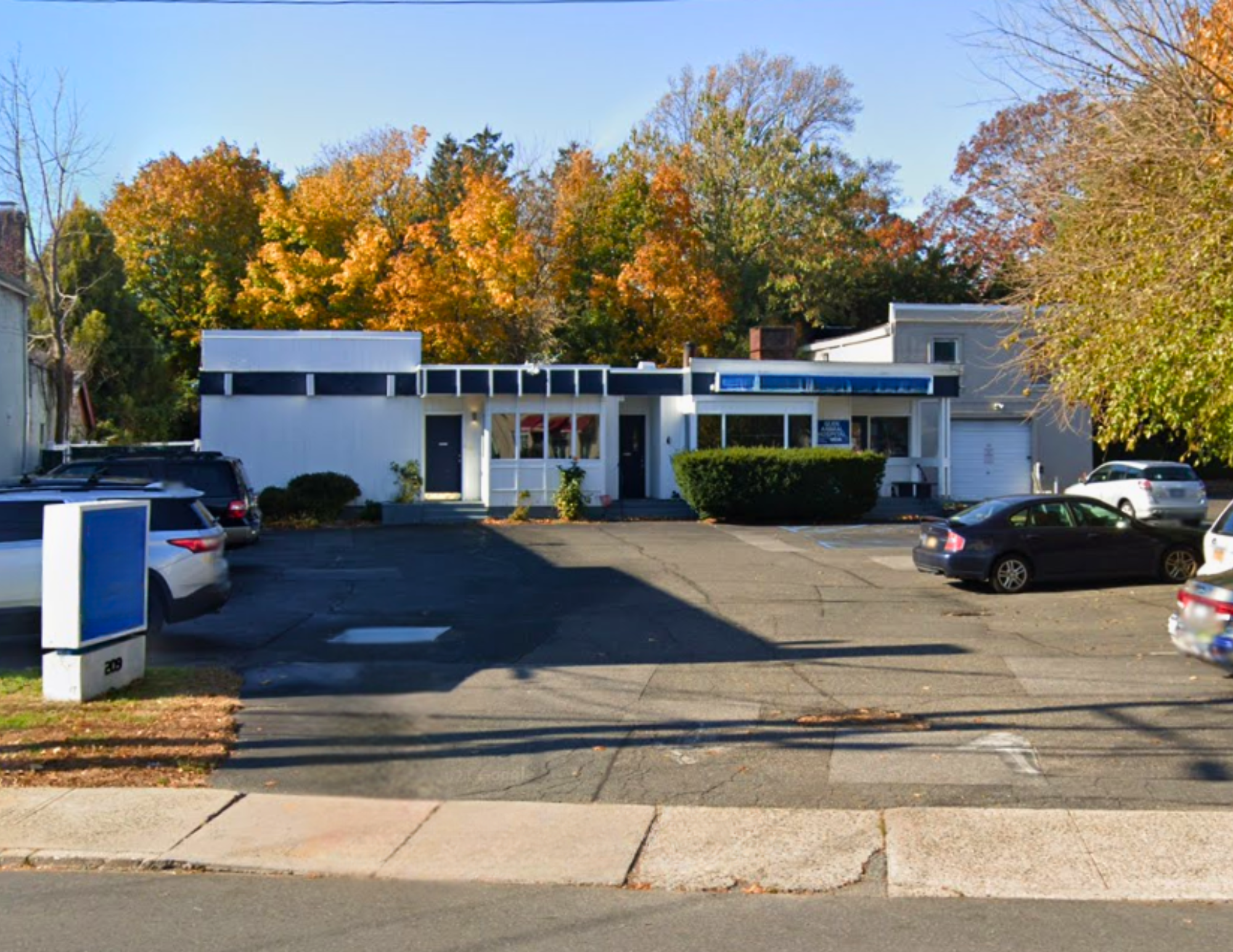 209 Glen Cove Ave, Sea Cliff, NY à louer Photo de l’immeuble– Image 1 sur 3
