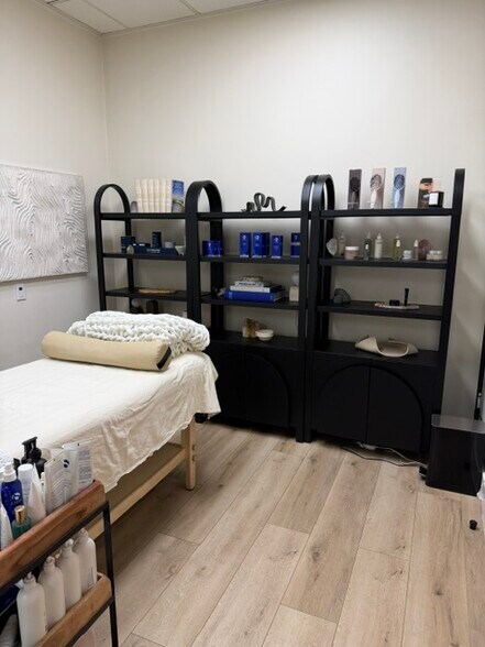 1518-1520 W Magnolia Blvd, Burbank, CA à louer - Photo de l’immeuble – Image 2 sur 6