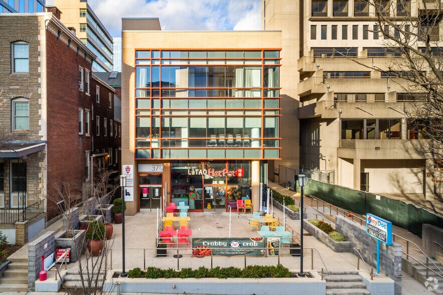 3717 Chestnut St, Philadelphia, PA à louer - Photo de l’immeuble – Image 2 sur 4