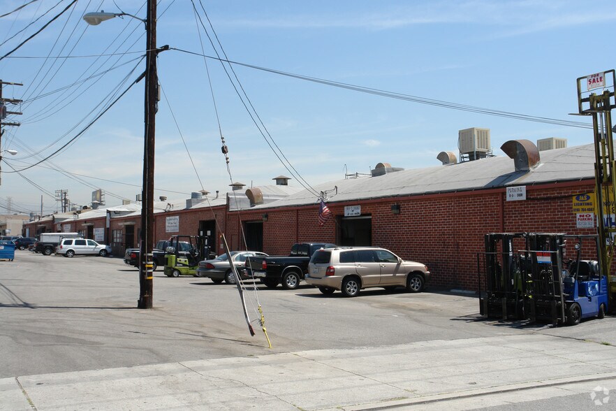 12017-12021 Vose St, North Hollywood, CA à louer - Photo de l’immeuble – Image 3 sur 9