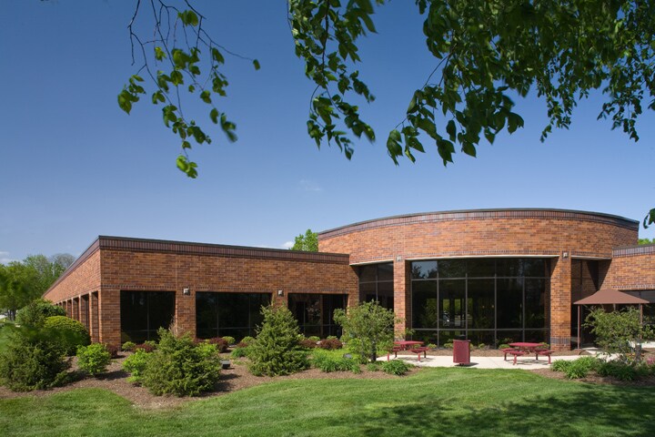11495 N Pennsylvania St, Carmel, IN à louer - Photo de l’immeuble – Image 2 sur 7